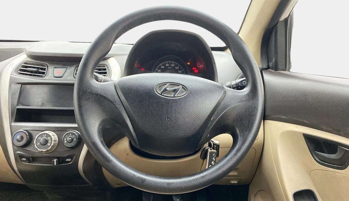 2015 Hyundai Eon ERA +, Petrol, Manual, 1,05,822 km, Steering Wheel Close Up