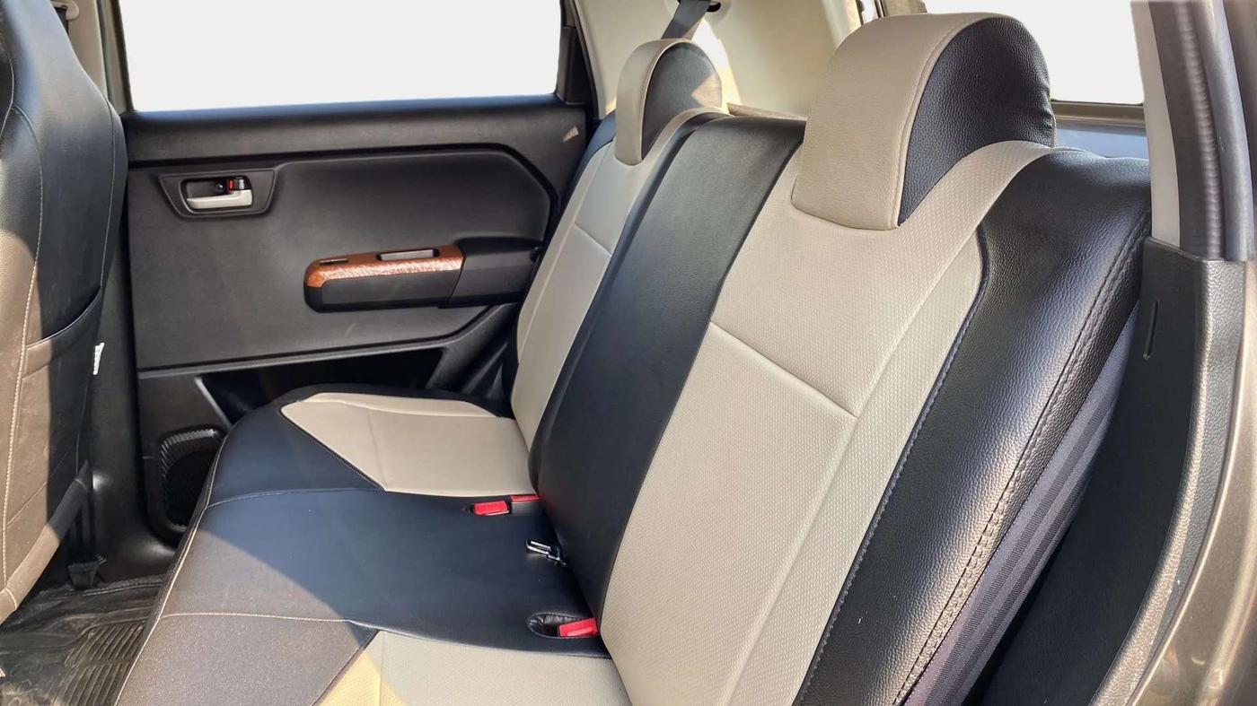 2019 Maruti New Wagon-R VXI 1.2, Petrol, Manual, 10,057 km, Right Side Rear Door Cabin
