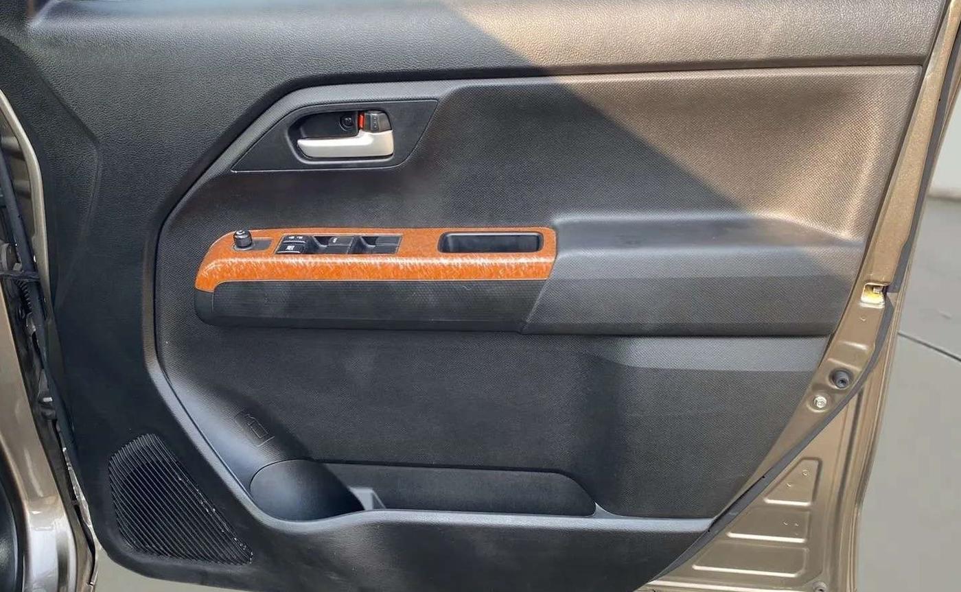 2019 Maruti New Wagon-R VXI 1.2, Petrol, Manual, 10,057 km, Driver Side Door Panels Control