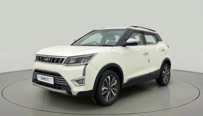 2021 Mahindra XUV300 W8 (O) 1.5 DIESEL, Diesel, Manual, 65,376 km, Left Front Diagonal