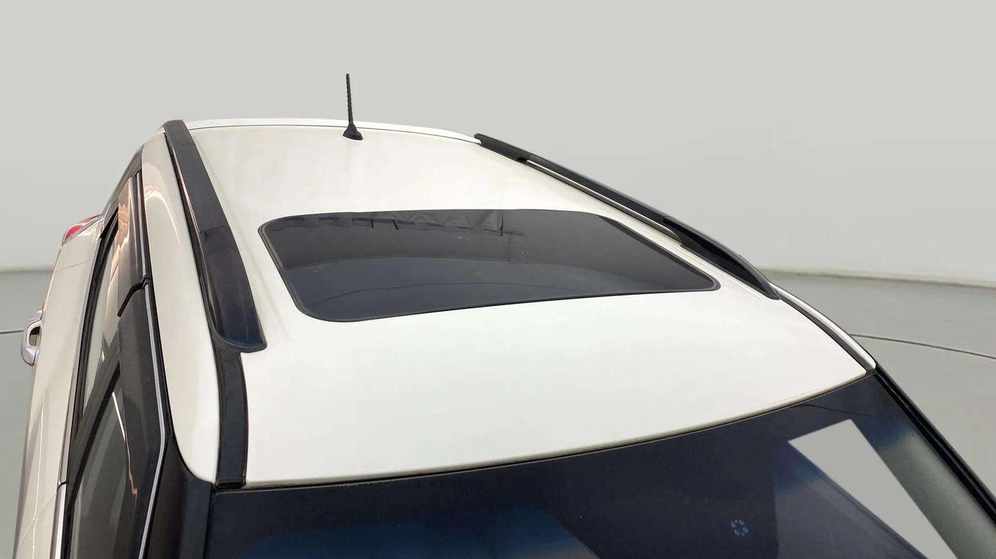 2021 Mahindra XUV300 W8 (O) 1.5 DIESEL, Diesel, Manual, 65,962 km, Roof