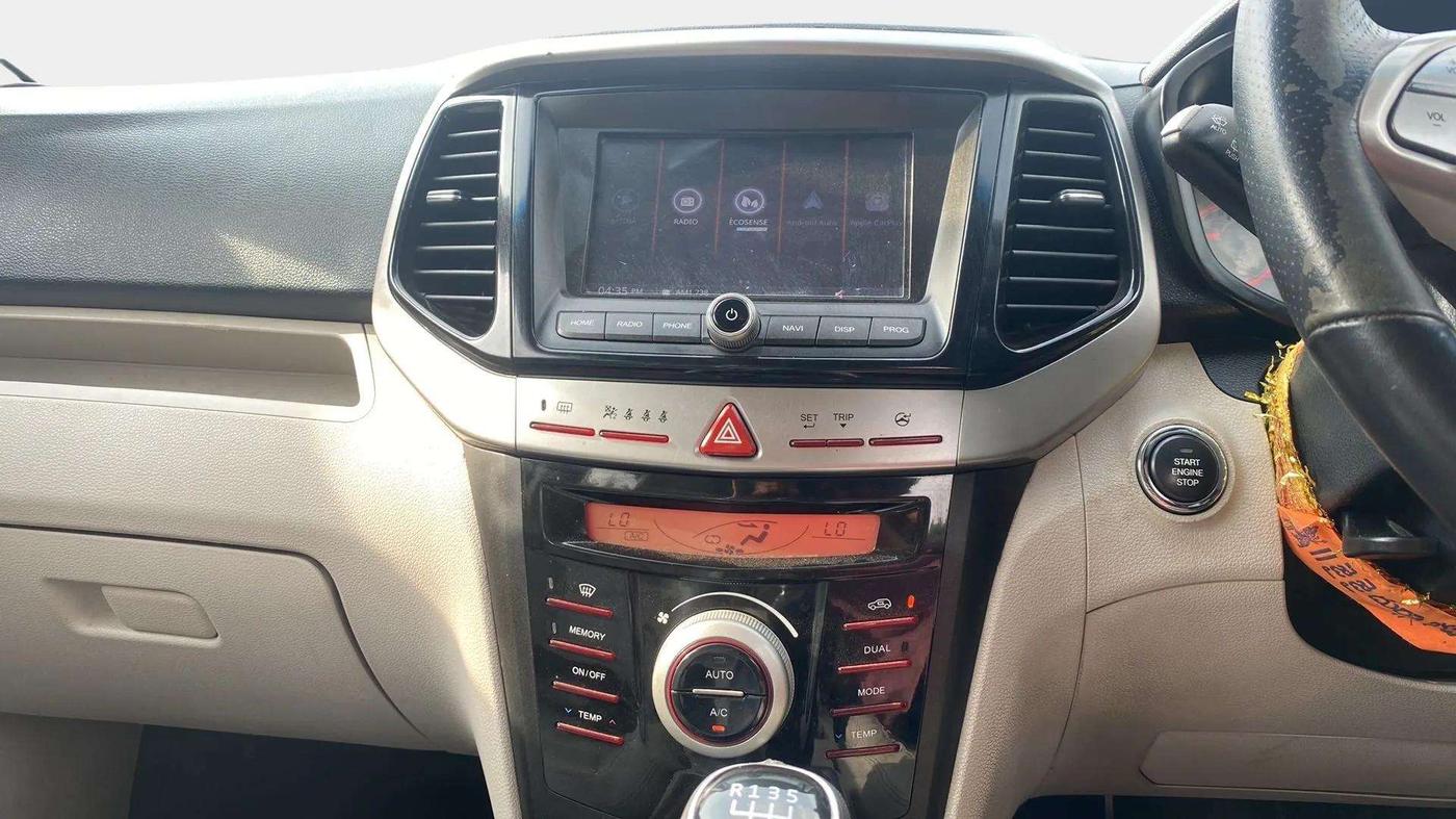 2021 Mahindra XUV300 W8 (O) 1.5 DIESEL, Diesel, Manual, 65,962 km, Air Conditioner