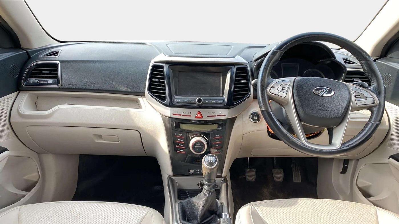 2021 Mahindra XUV300 W8 (O) 1.5 DIESEL, Diesel, Manual, 65,962 km, Dashboard