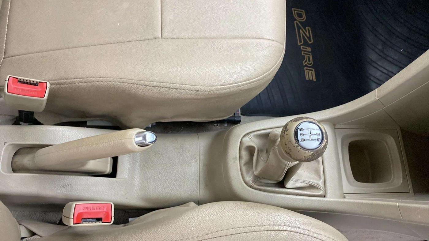 2013 Maruti Swift Dzire VXI, Petrol, Manual, 37,884 km, Gear Lever