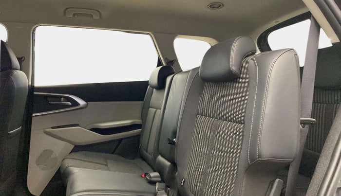2023 KIA CARENS PRESTIGE PLUS 1.4 PETROL 7 STR, Petrol, Manual, 6,090 km, Right Side Rear Door Cabin