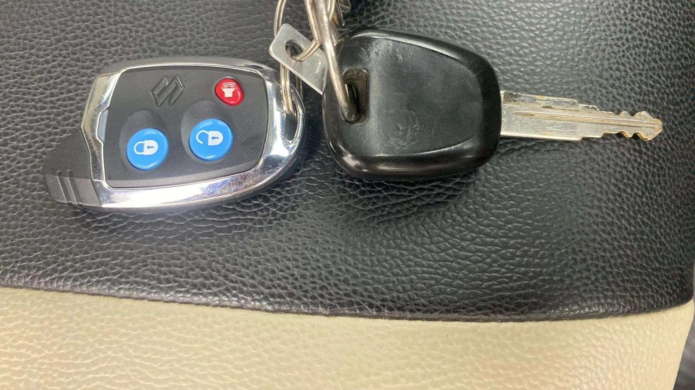 2017 Maruti Alto K10 VXI AMT, Petrol, Automatic, 20,986 km, Key Close Up