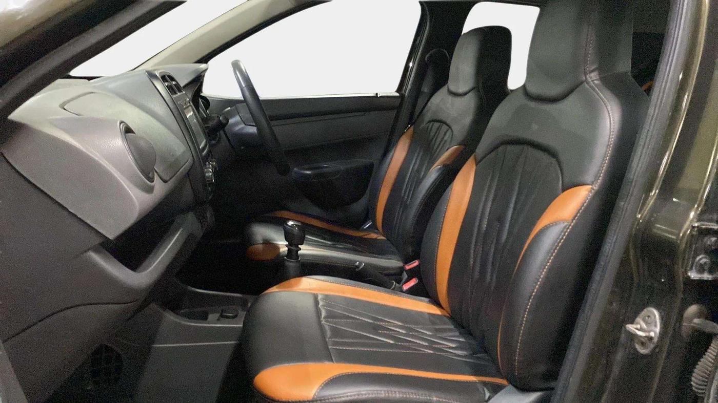 2015 Renault Kwid RXT 0.8 (O), Petrol, Manual, 52,285 km, Right Side Front Door Cabin