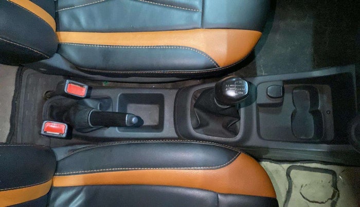 2015 Renault Kwid RXT 0.8 (O), Petrol, Manual, 52,285 km, Gear Lever