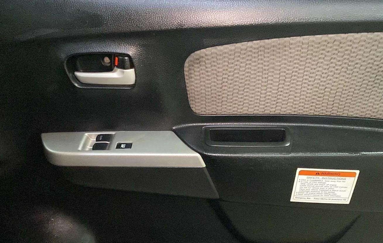 2013 Maruti Wagon R 1.0 LXI CNG, CNG, Manual, 28,927 km, Driver Side Door Panels Control