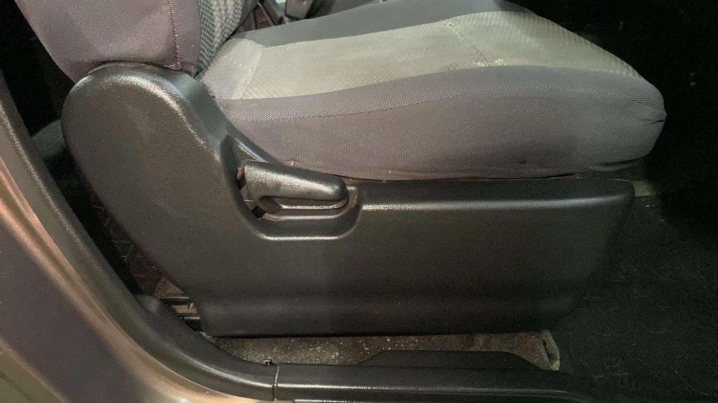 2013 Maruti Wagon R 1.0 LXI CNG, CNG, Manual, 28,927 km, Driver Side Adjustment Panel