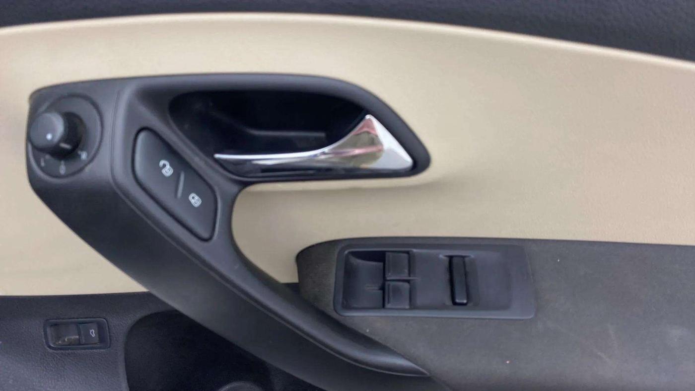 2020 Skoda Rapid ACTIVE 1.0 TSI, Petrol, Manual, 45,133 km, Driver Side Door Panels Control
