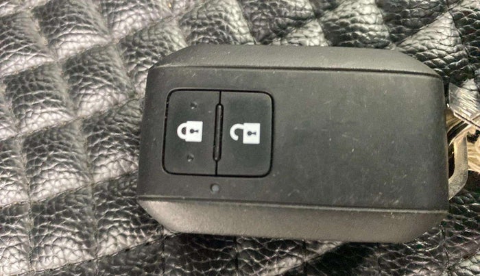 2021 Maruti Baleno ZETA PETROL 1.2, Petrol, Manual, 10,849 km, Key Close Up