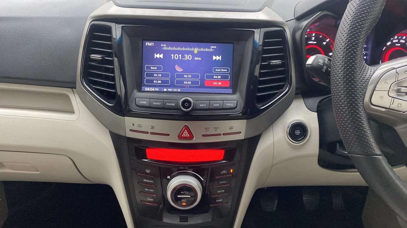 2022 Mahindra XUV300 W8 (O) 1.5 DIESEL, Diesel, Manual, 30,092 km, Air Conditioner