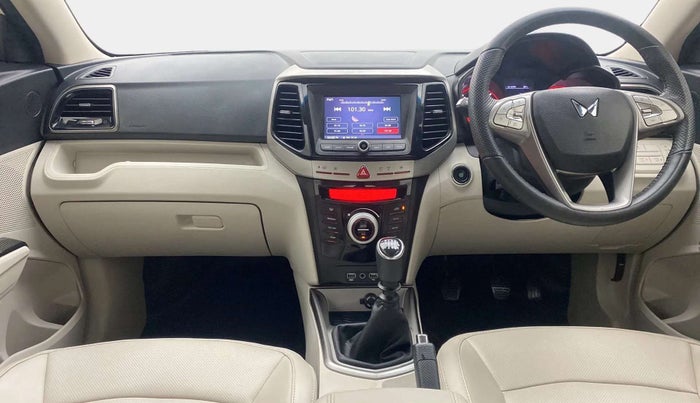 2022 Mahindra XUV300 W8 (O) 1.5 DIESEL, Diesel, Manual, 30,092 km, Dashboard