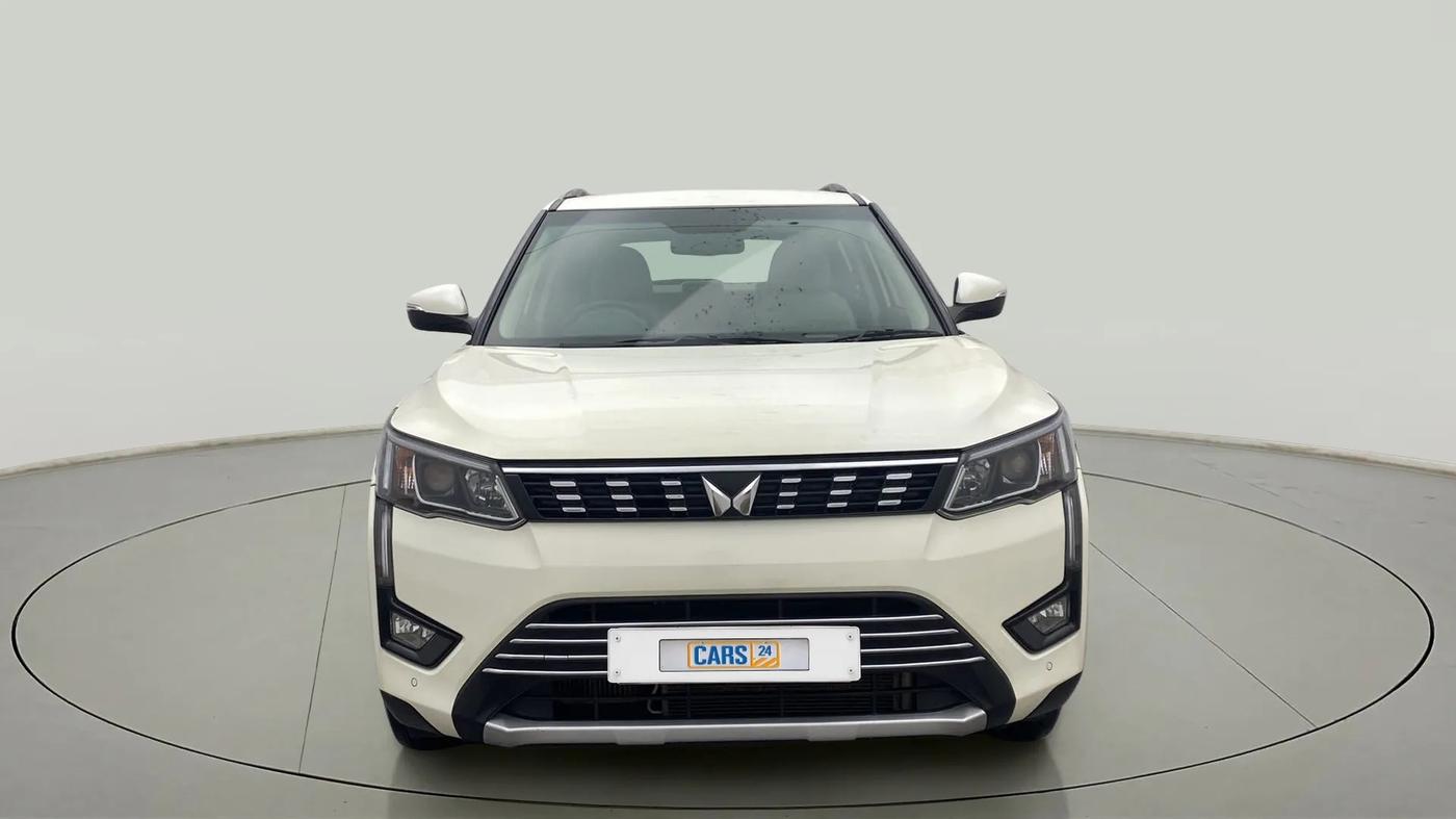 2022 Mahindra XUV300 W8 (O) 1.5 DIESEL, Diesel, Manual, 30,092 km, Front