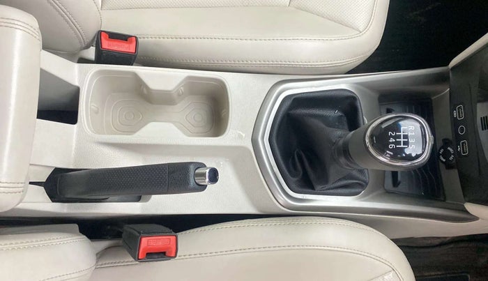 2022 Mahindra XUV300 W8 (O) 1.5 DIESEL, Diesel, Manual, 30,092 km, Gear Lever