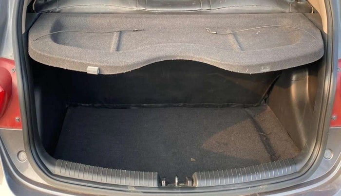 2016 Hyundai Grand i10 SPORTZ 1.2 KAPPA VTVT, Petrol, Manual, 35,273 km, Boot Inside