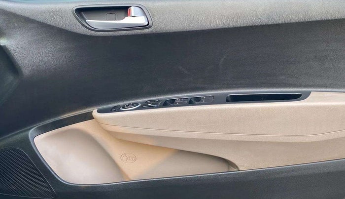 2016 Hyundai Grand i10 SPORTZ 1.2 KAPPA VTVT, Petrol, Manual, 35,273 km, Driver Side Door Panels Control