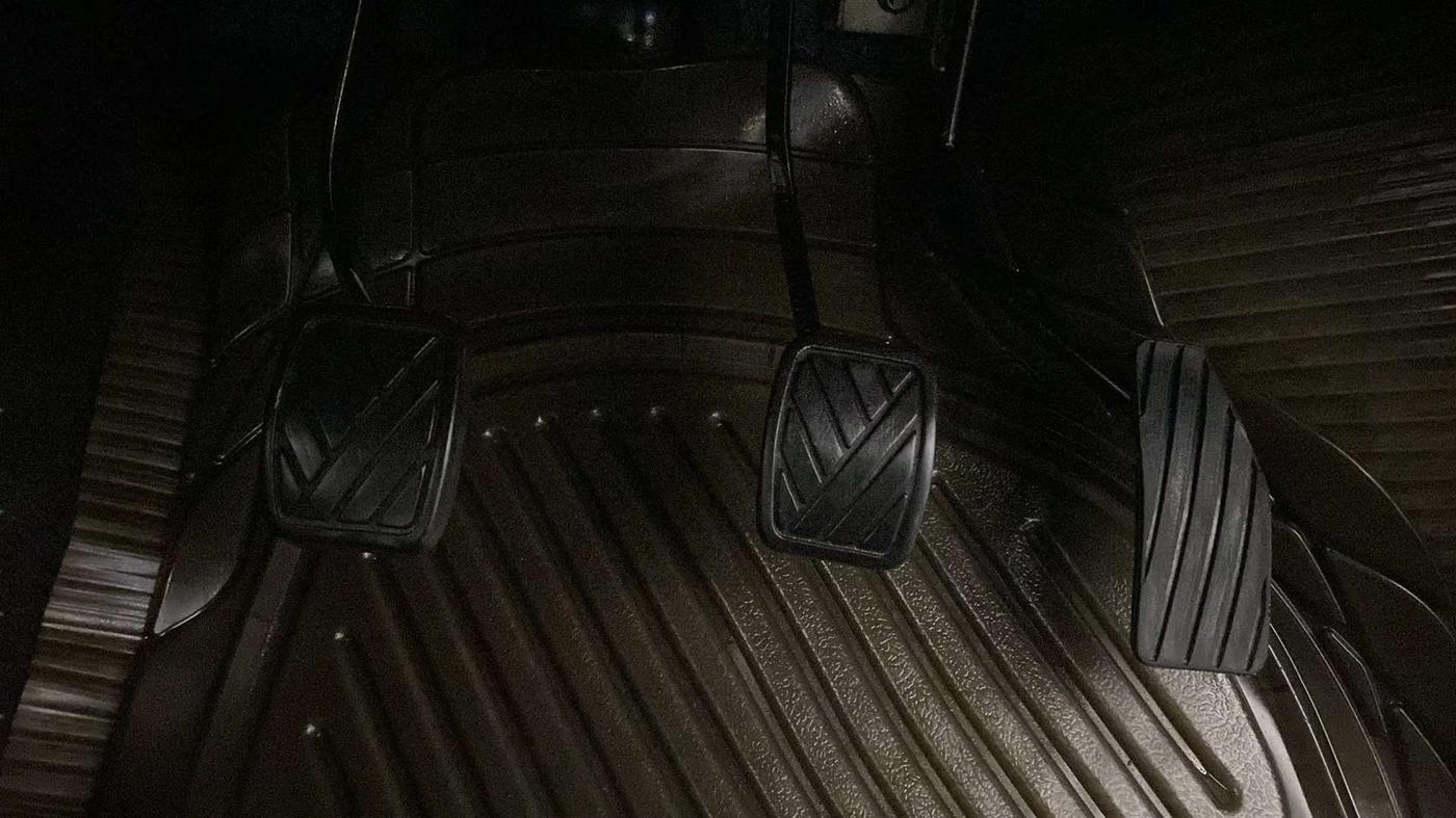 2014 Maruti Wagon R 1.0 LXI, Petrol, Manual, 48,209 km, Pedals
