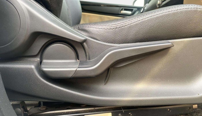2019 Honda Amaze 1.2L I-VTEC V CVT, Petrol, Automatic, 30,543 km, Driver Side Adjustment Panel