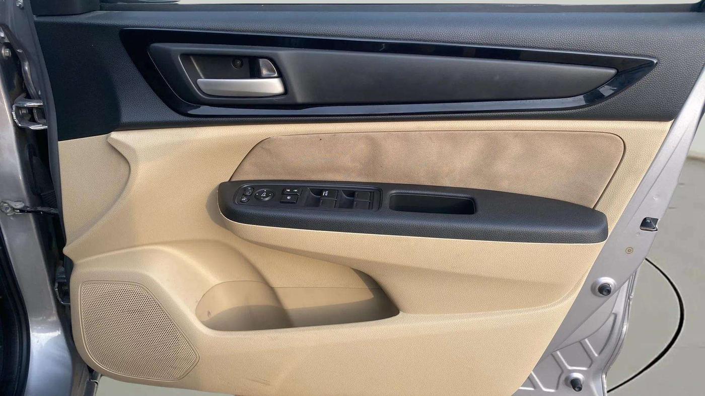 2019 Honda Amaze 1.2L I-VTEC V CVT, Petrol, Automatic, 30,543 km, Driver Side Door Panels Control