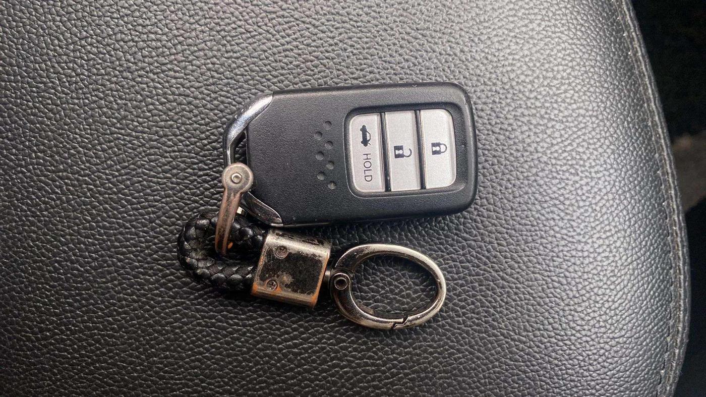 2019 Honda Amaze 1.2L I-VTEC V CVT, Petrol, Automatic, 30,543 km, Key Close Up