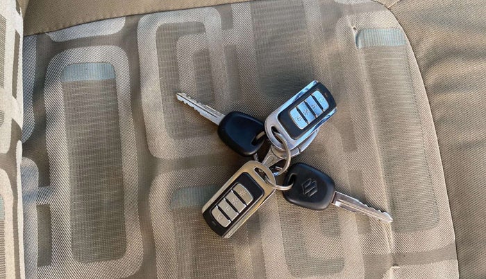 2018 Maruti Celerio VXI CNG, CNG, Manual, 65,830 km, Key Close Up