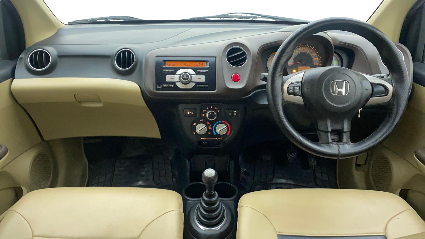 2013 Honda Brio S MT, Petrol, Manual, 42,403 km, Dashboard