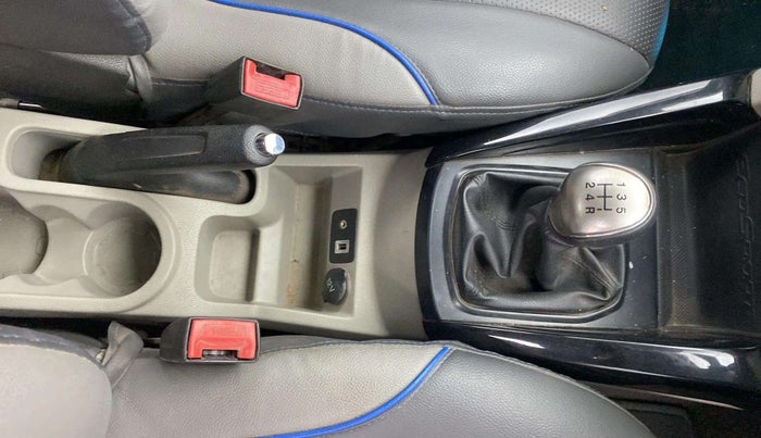 2014 Ford Ecosport TITANIUM 1.0L ECOBOOST, Petrol, Manual, 88,442 km, Gear Lever