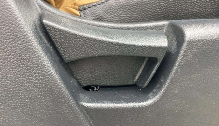 2022 Mahindra XUV300 W4 1.2 PETROL, Petrol, Manual, 17,392 km, Driver Side Adjustment Panel