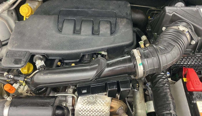 2022 Mahindra XUV300 W4 1.2 PETROL, Petrol, Manual, 17,392 km, Open Bonet