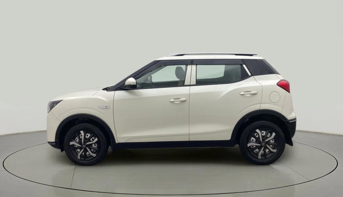 2022 Mahindra XUV300 W4 1.2 PETROL, Petrol, Manual, 17,392 km, Left Side