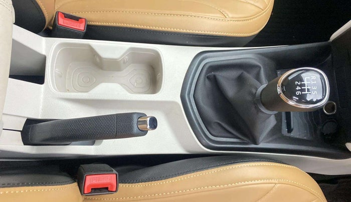 2022 Mahindra XUV300 W4 1.2 PETROL, Petrol, Manual, 17,392 km, Gear Lever