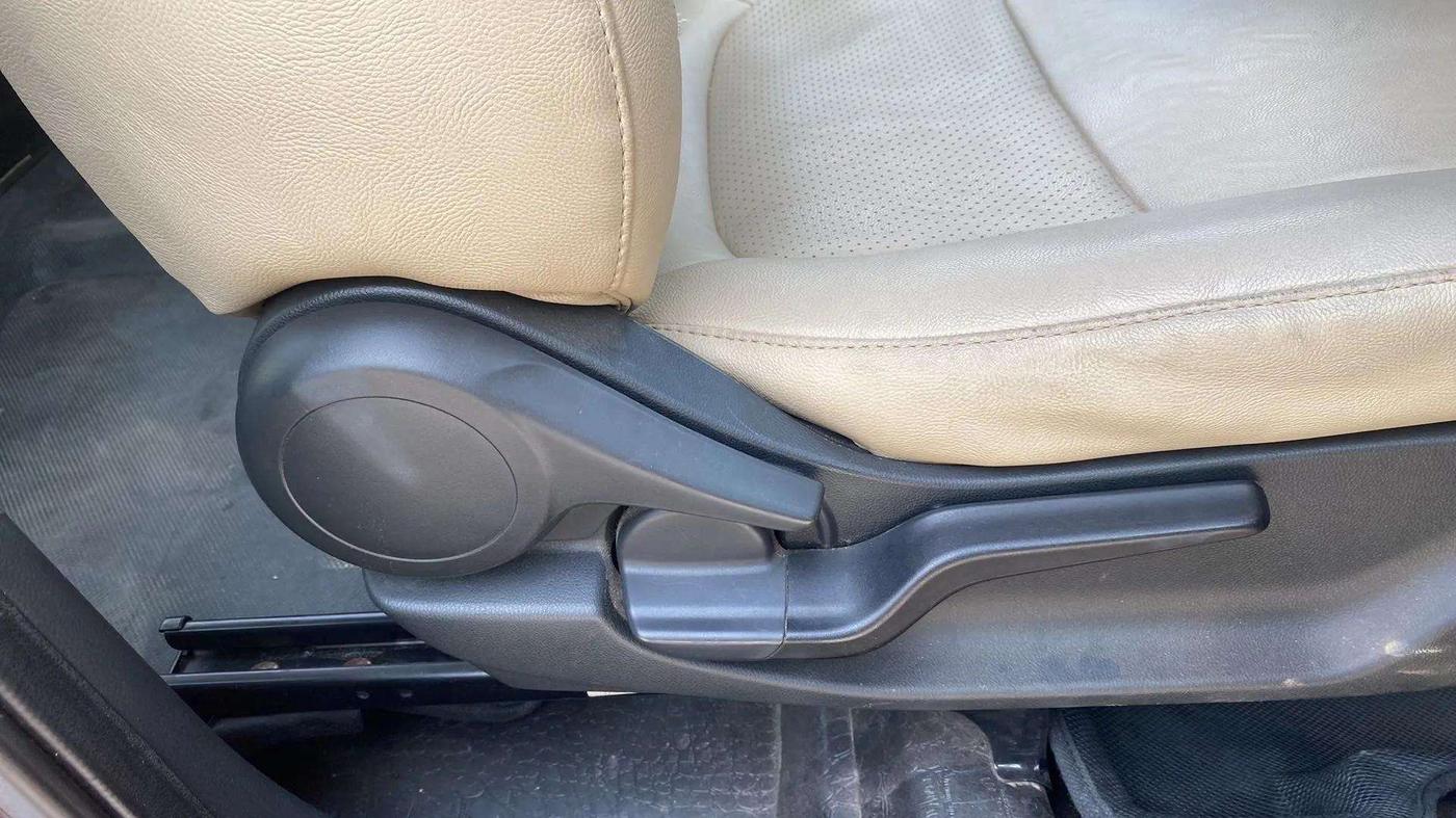 2018 Honda Amaze 1.5L I-DTEC VX, Diesel, Manual, 1,10,478 km, Driver Side Adjustment Panel