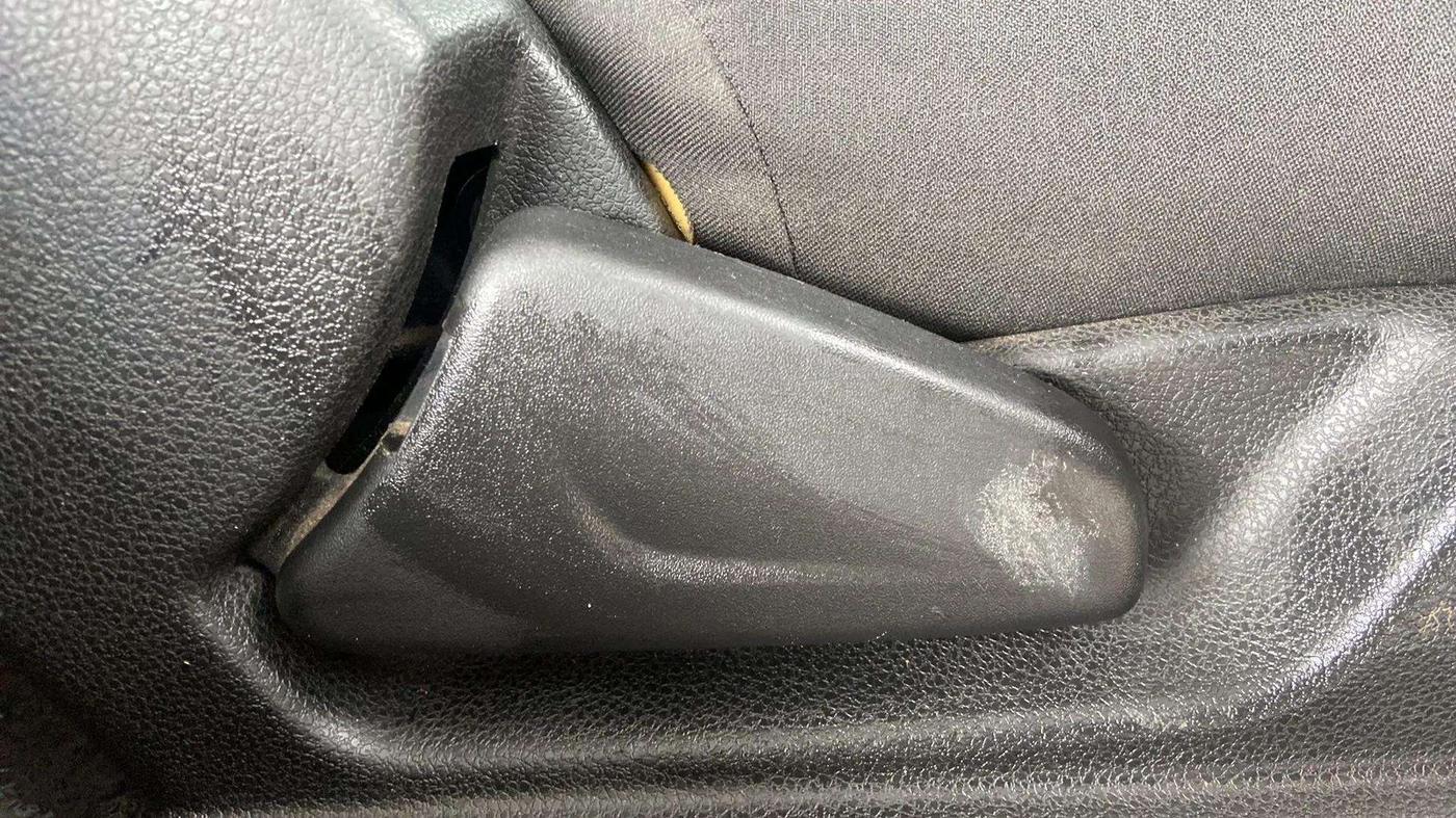 2019 Renault Kwid RXT 1.0 (O), Petrol, Manual, 56,311 km, Driver Side Adjustment Panel