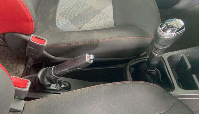 2019 Renault Kwid RXT 1.0 (O), Petrol, Manual, 56,311 km, Gear Lever