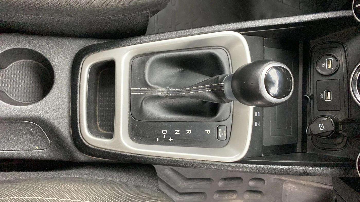 2019 Hyundai VENUE SX PLUS 1.0 TURBO DCT, Petrol, Automatic, 67,504 km, Gear Lever