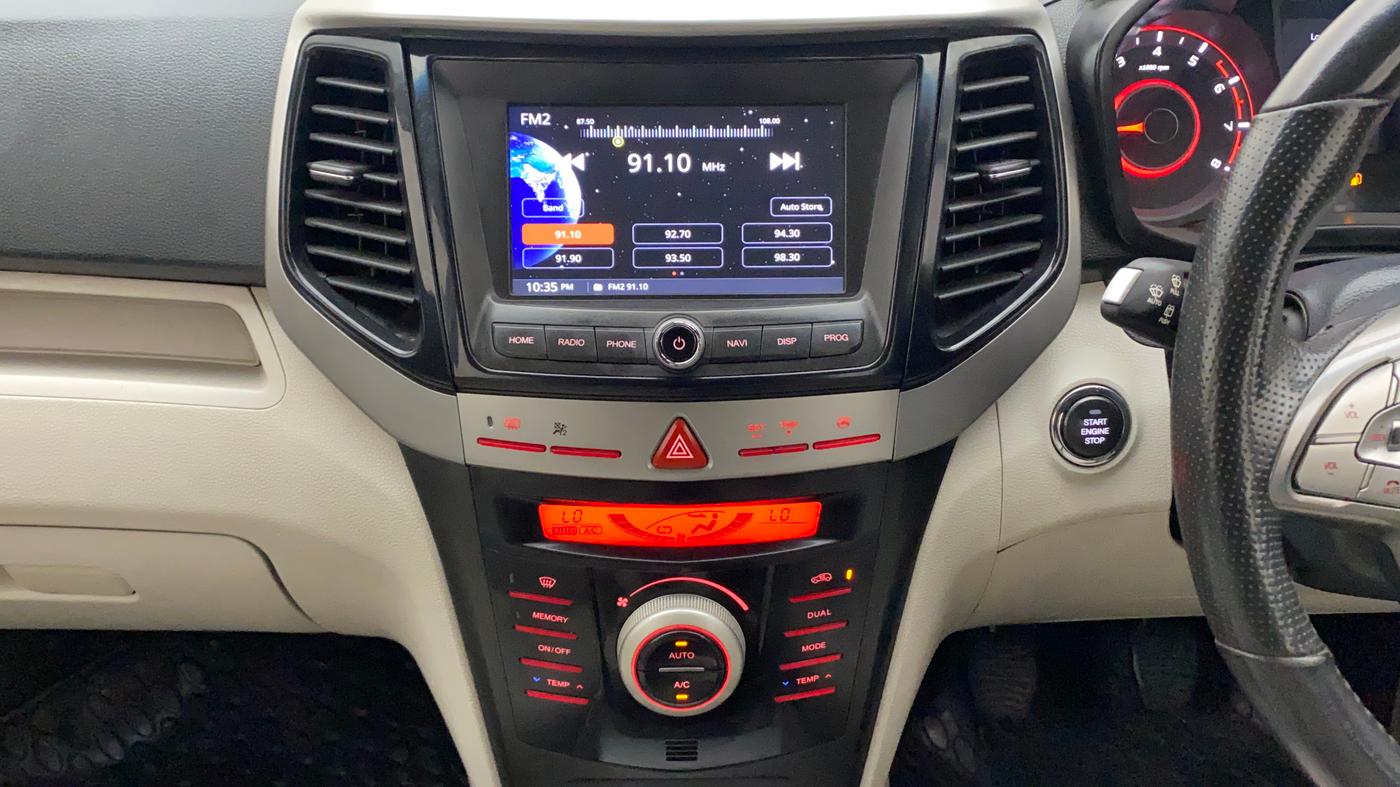 2021 Mahindra XUV300 W8 (O) 1.2 PETROL, Petrol, Manual, 33,073 km, Air Conditioner