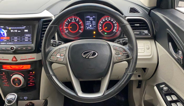 2021 Mahindra XUV300 W8 (O) 1.2 PETROL, Petrol, Manual, 33,026 km, Steering Wheel Close Up