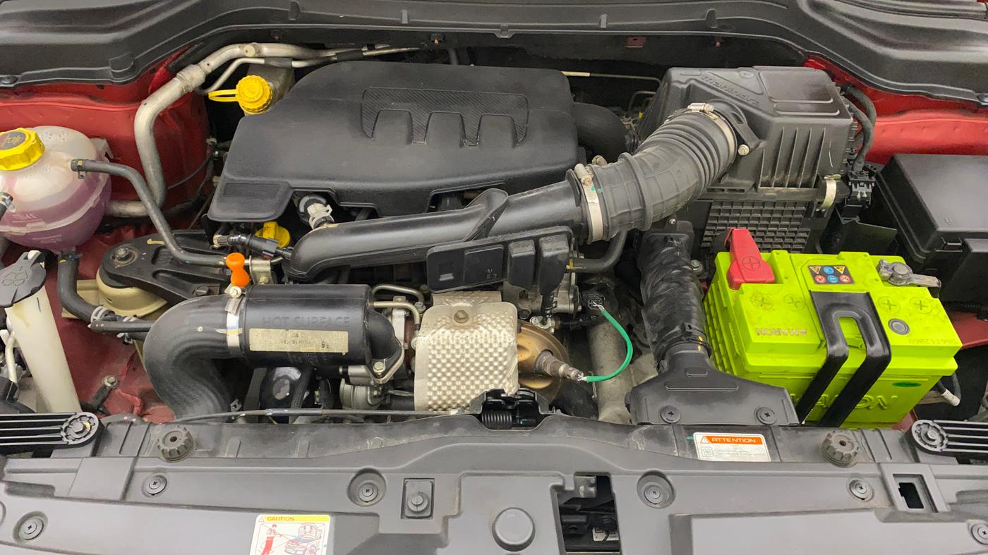 2021 Mahindra XUV300 W8 (O) 1.2 PETROL, Petrol, Manual, 33,073 km, Open Bonet