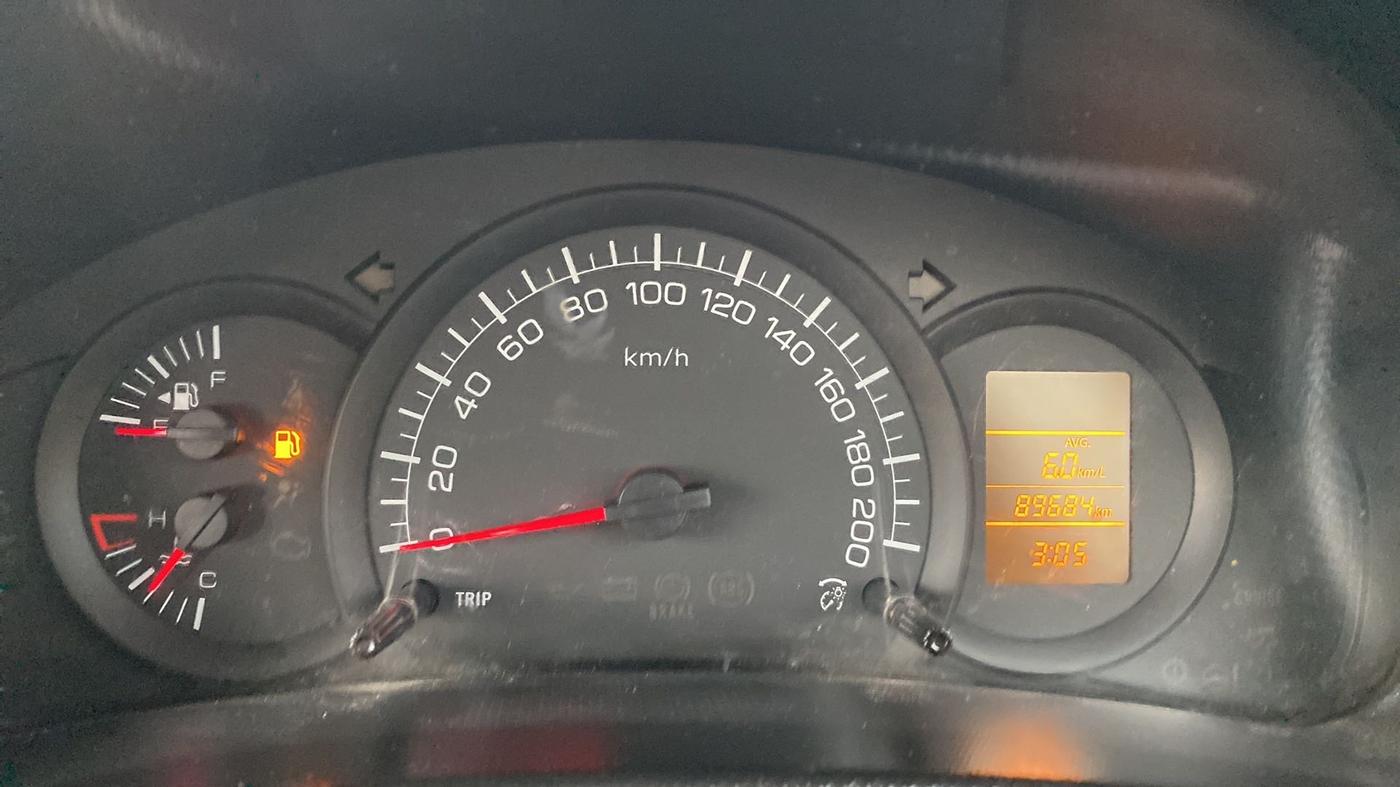 2015 Maruti Swift LXI (O), Petrol, Manual, 89,668 km, Odometer Image