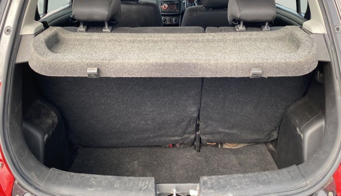 2015 Maruti Swift LXI (O), Petrol, Manual, 89,668 km, Boot Inside