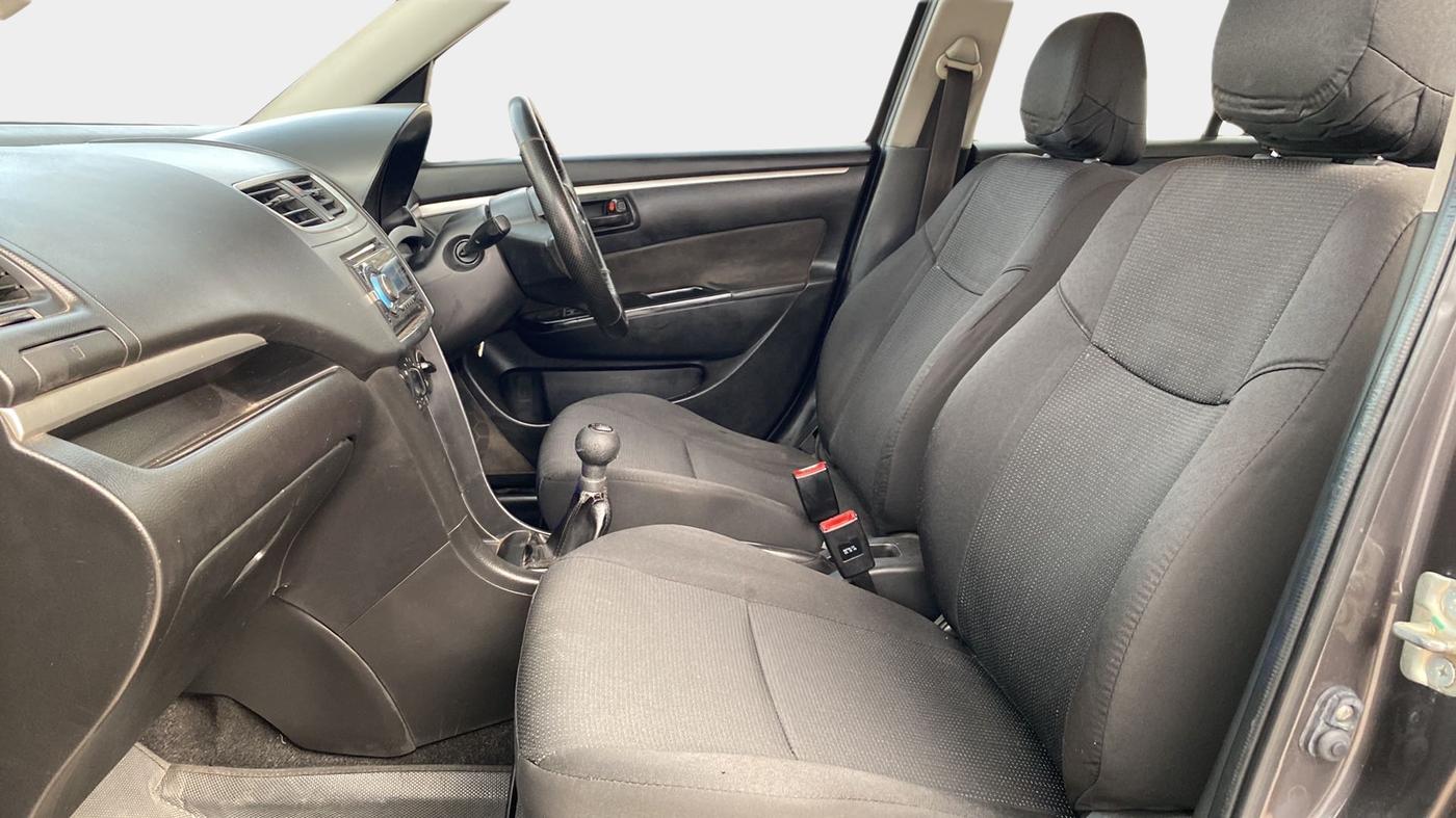 2015 Maruti Swift LXI (O), Petrol, Manual, 89,668 km, Right Side Front Door Cabin