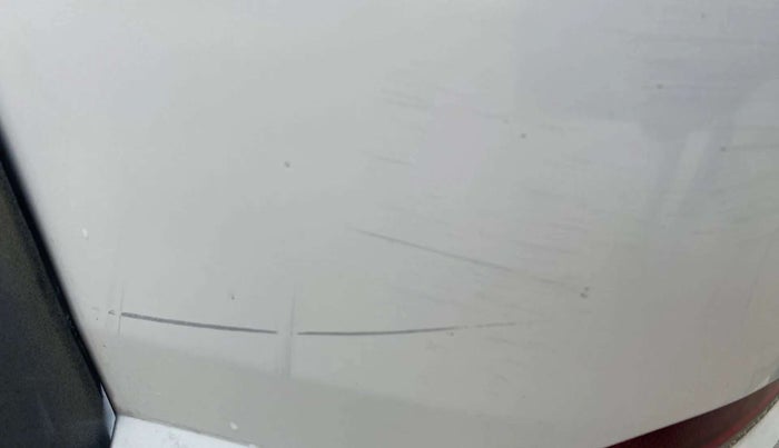 2017 Volkswagen Ameo HIGHLINE1.2L PLUS 16 ALLOY, Petrol, Manual, 74,730 km, Rear bumper - Minor scratches