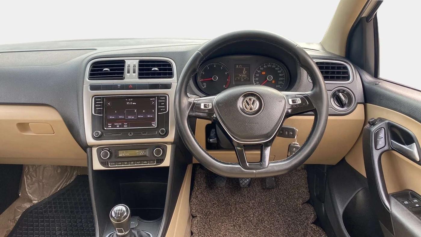 2017 Volkswagen Ameo HIGHLINE1.2L PLUS 16 ALLOY, Petrol, Manual, 74,730 km, Steering Wheel Close Up