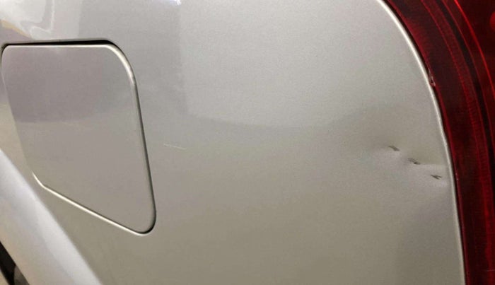 2020 Mahindra XUV500 W5, Diesel, Manual, 97,018 km, Left quarter panel - Slightly dented