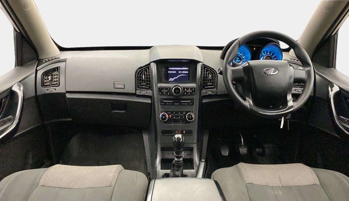 2020 Mahindra XUV500 W5, Diesel, Manual, 97,018 km, Dashboard