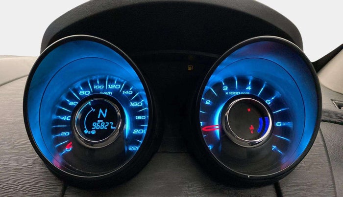 2020 Mahindra XUV500 W5, Diesel, Manual, 97,018 km, Odometer Image