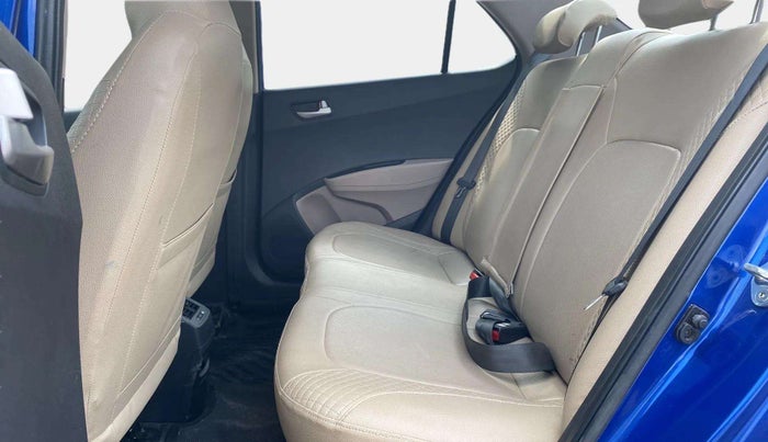 2015 Hyundai Xcent S (O) 1.2, Petrol, Manual, 25,241 km, Right Side Rear Door Cabin