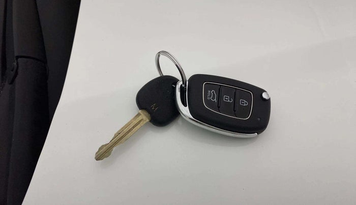 2020 Hyundai VENUE SX 1.0 TURBO, Petrol, Manual, 75,702 km, Key Close Up